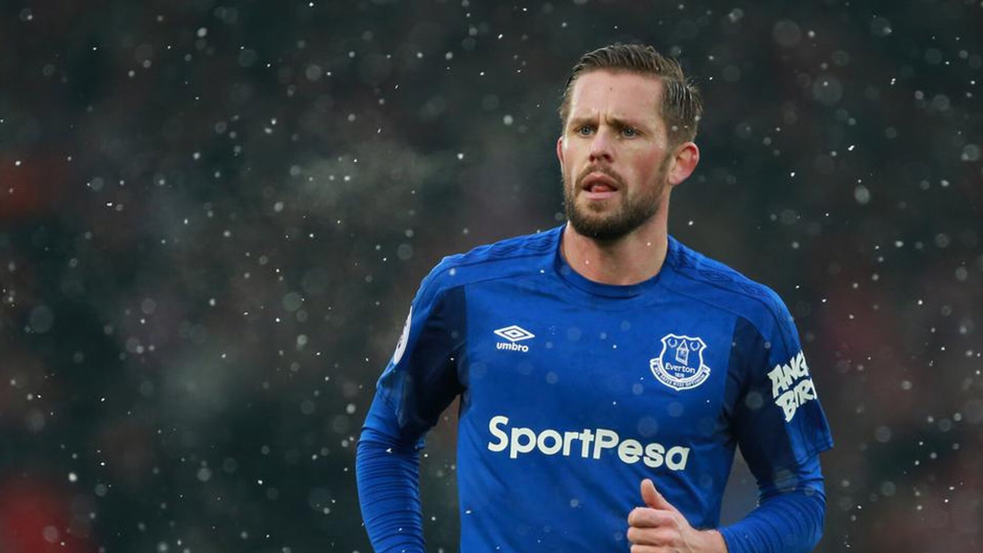 “中国足球运动员首次入驻国际联赛，开启海外征程”，中国有哪些足球运动员在国外联赛